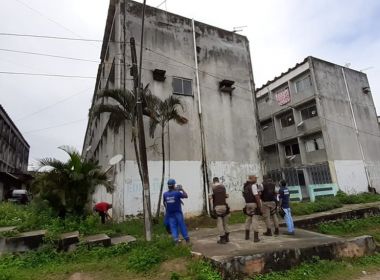 Simões Filho: Embasa encontra 'gato' que abastecia 32 apartamentos de prédio