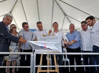 Itapebi: Rui entrega sistemas de abastecimento de água e praça reformada