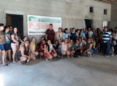 Rio do Antônio: Professores param atividades e cobram normalização de salários 