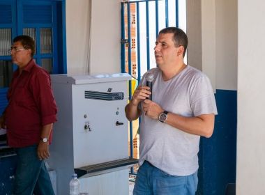 Prefeito de Xique-Xique matricula filho em creche municipal