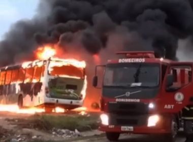 Ônibus do transporte público é incendiado em Vitória da Conquista