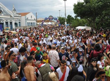 Barreiras: Foliões se divertem com shows e blocos de rua no Centro Histórico