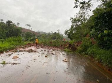 Chuvas na região de Valença interditam trechos de rodovias nesta segunda
