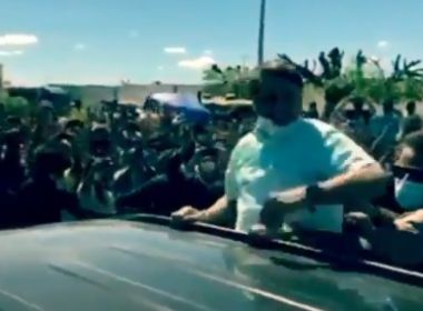 Bolsonaro chega a Campo Alegre de Lourdes e é recebido com aglomeração