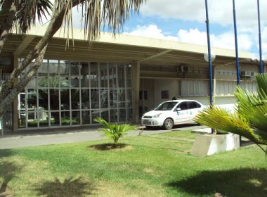 Feira: Mulher é desenterrada após ser sepultada em lugar de outra