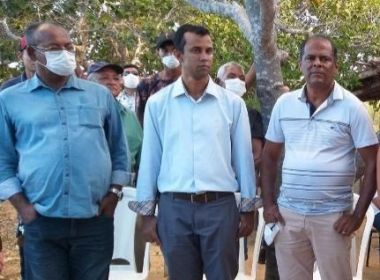 Mansidão: Candidato a prefeito promove passeata e pessoas se aglomeram pelas ruas 