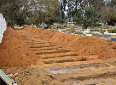 Vitória da Conquista: Prefeitura abre novas covas no cemitério municipal após lotação