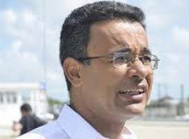 Itamaraju: Denúncia de 'Disque Aglomeração' faz juíza proibir atos de prefeito