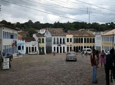 Decisões suspendem atos com aglomeração em Lençóis, Poções e Cocos