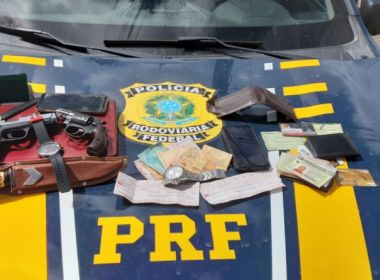 PRF prende assaltantes e recupera itens roubados na BR 324 em Simões Filho