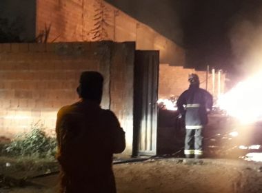 Guanambi: Bombeiros debelam incêndio em serraria
