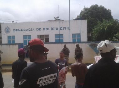 Santa Inês: Após homicídio, grupo protesta em frente à delegacia e fecha trecho da BR-420