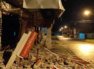 Dias D'Ávila: Supermercado fica destruído após tentativa de explosão de caixas eletrônicos