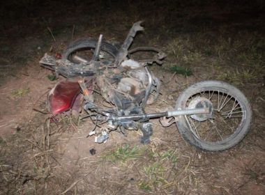 Colisão entre moto e caminhonete deixa dois mortos no oeste baiano; motorista fugiu