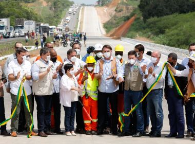 Bolsonaro inaugura em Teixeira de Freitas trecho da BR-116 que não passa na cidade