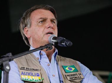 Teixeira de Freitas: Bolsonaro usa tom religioso e repete criticas a adversários