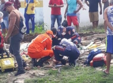 Itabuna: Criança morre e homem fica ferido após queda de muro de um colégio