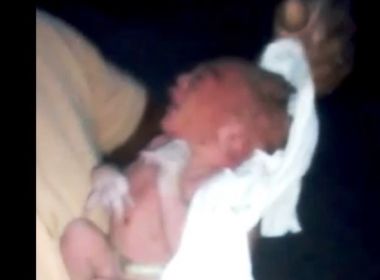 Feira: Bebê é encontrado em quintal de casa após lavrador ouvir choro de criança