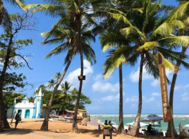 Praia do Forte libera máscaras em espaço aberto e aumenta n° de pessoas em eventos