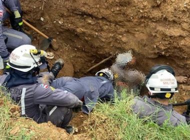 Barreiras: Trabalhador é resgatado após ficar com parte do corpo soterrada em buraco