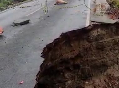 Cratera se forma em estrada entre Santaluz e Queimadas após chuvas