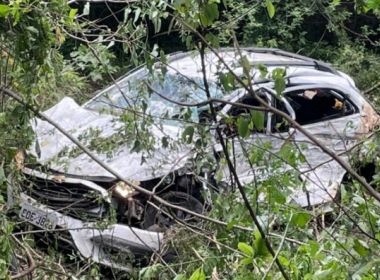 Jequié: Motorista morre e 3 ficam feridos após colisão frontal com carreta na BR-116