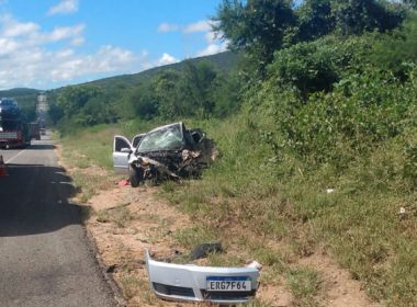 Jaguaquara: Acidente com carro e carreta deixa um morto e quatro feridos na BR-116