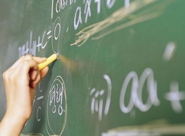 CNM afirma que reajuste do Piso do Magistério inviabiliza gestões em ação eleitoreira