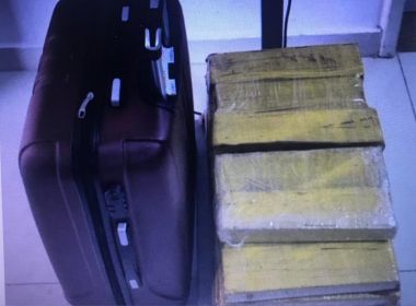 Conquista: PRF prende passageira que levava 35 kg de maconha em ônibus