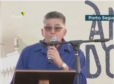 Vídeo: Em Porto Seguro, Jânio Natal parabeniza Bolsonaro por perdão a deputado 