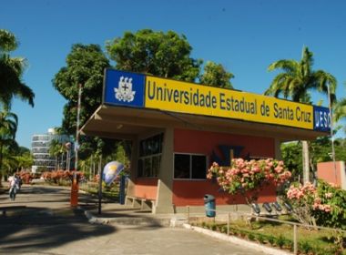 UESC suspende inscrições de concurso com vagas para professor