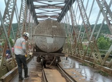 Cachoeira: Ponte segue interditada para carros após trem descarrilar