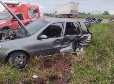 Bacia do Jacuípe: Acidente envolvendo Hilux e Palio deixa três feridos na BR 324