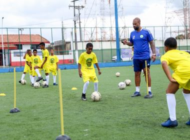 Candeias: Projeto faz peneira de garotos e garotas para prática de futebol até esta quarta