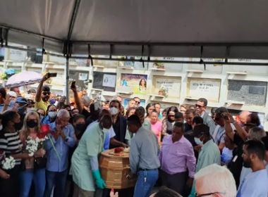 Itabuna: Corpo de ex-prefeito Fernando Gomes é sepultado 