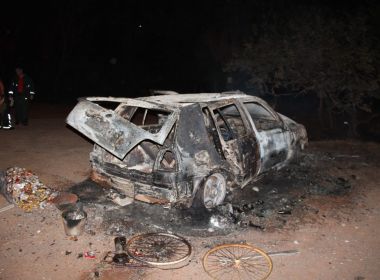 LEM: Vítima tem 90% de corpo queimado após homem atear fogo em carro 
