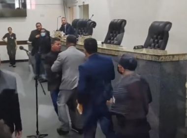 Feira: Vereadores se agridem durante sessão da Câmara; veja vídeo 
