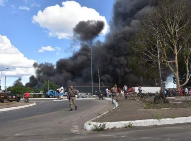Vitória da Conquista: Fogo destrói 85 veículos em pátio de empresa de ônibus 