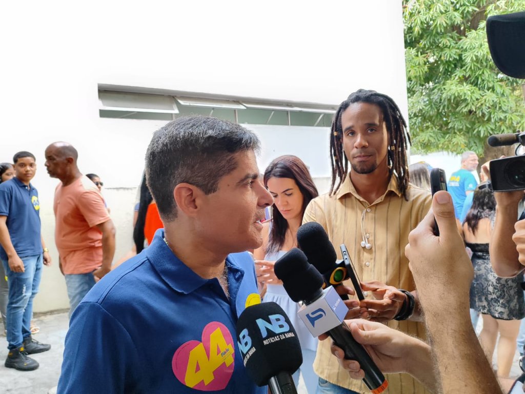 Flávio Matos sugere violência adversária durante 2° turno em Camaçari; Bruno Reis e ACM reiteram ligação com facções 9 acm%20neto%20cama%C3%A7ari.