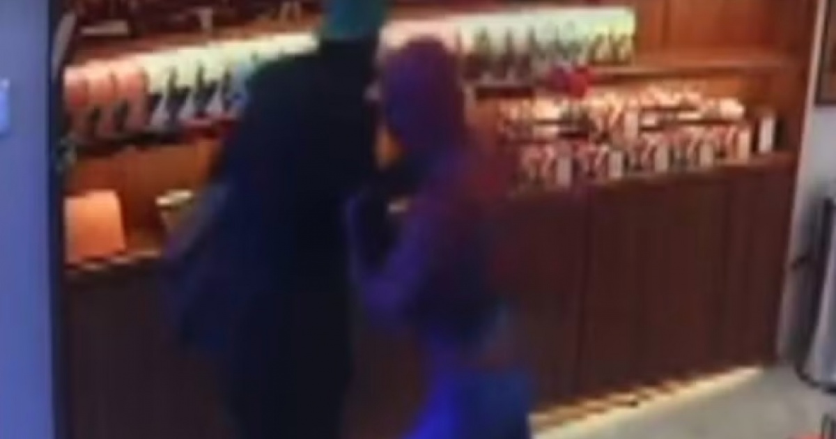 Herói da vida real! Homem-Aranha frustra furto em loja de chocolates e viraliza na Bahia