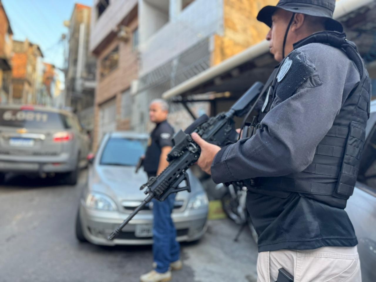 Idoso é preso suspeito de estuprar a própria neta de 12 anos em Lauro de Freitas