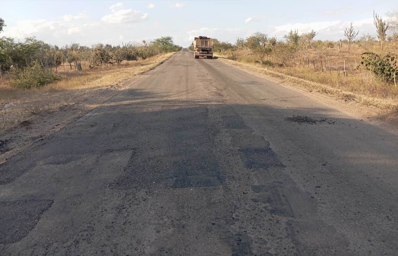 Governo da Bahia promete fazer pavimentação de 175 km de rodovias em sete regiões do estado 