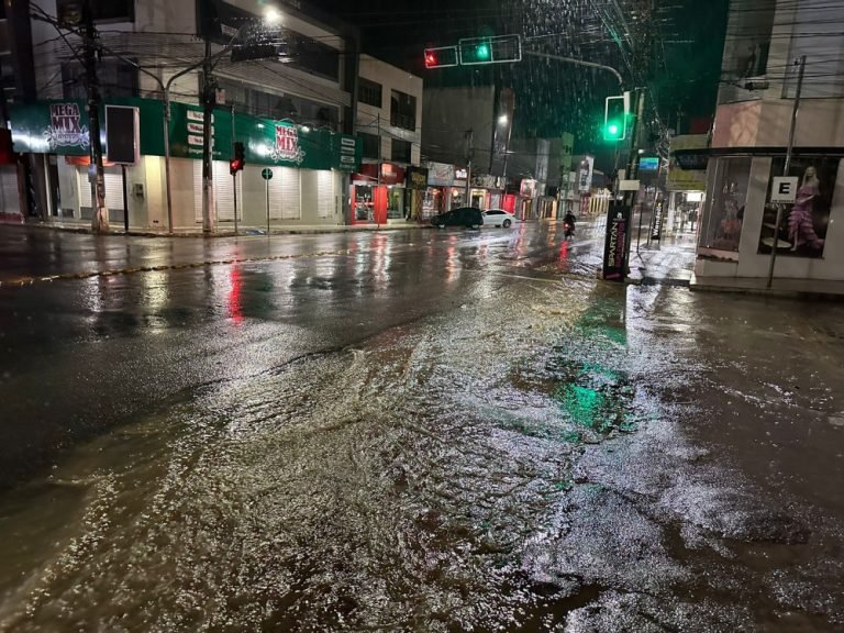 chuva%20em%20jaguaquara%2019%2002.