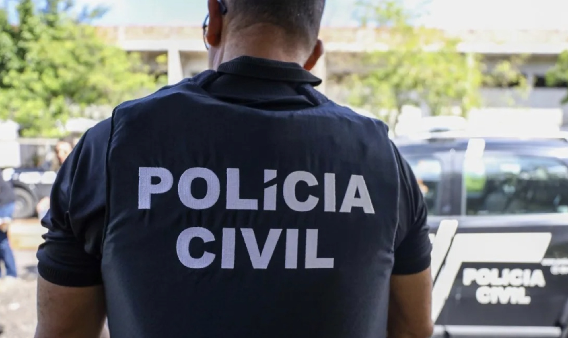 Dupla é presa por posse ilegal de arma em Serrinha e suspeita de homicídio na zona rural