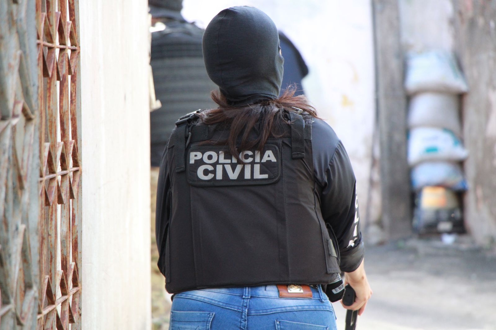 Polícia prende mulher que incendiou motocicleta por ciúmes em Varzedo