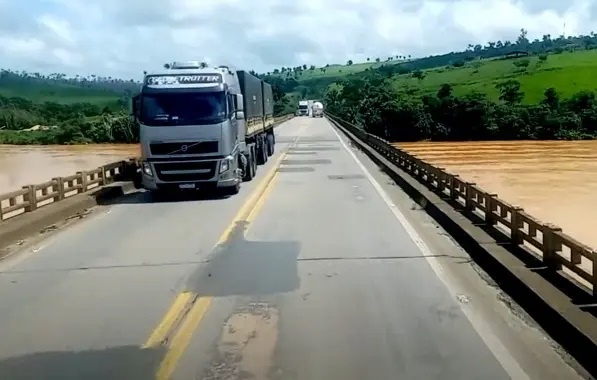 Dnit declara situação de emergência em trecho da BR-101 que inclui ponte sobre Rio Jequitinhonha