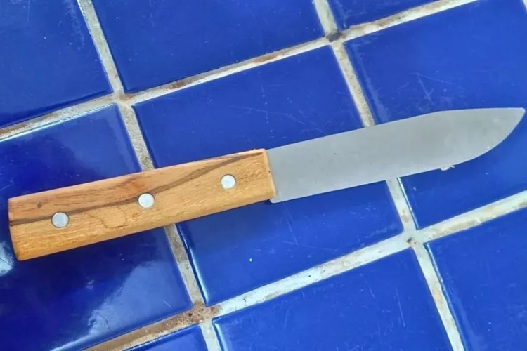 Preso em Brumado chuta viatura, exalta facção, ameaça matar PMs e familiares de ex