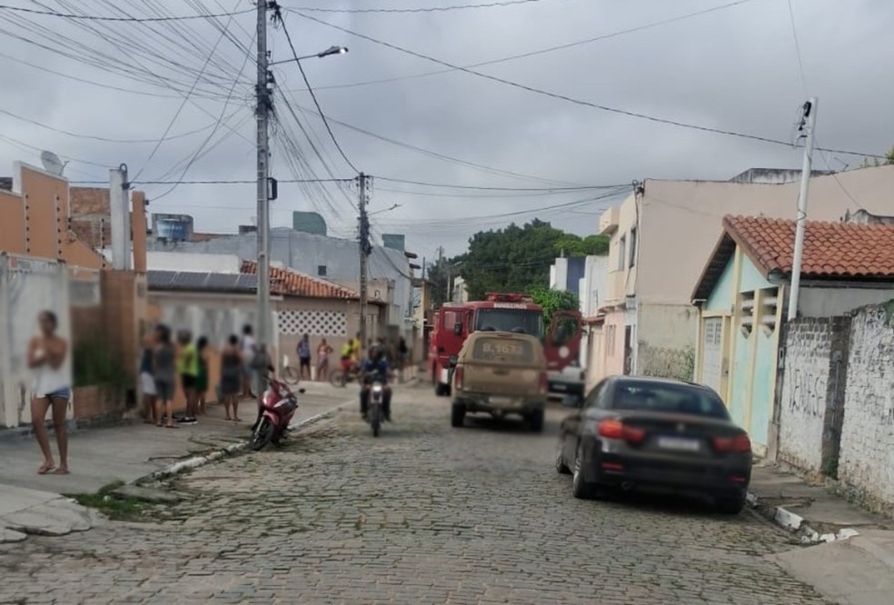 Irmãos que foram carbonizadas após incêndio em Serrinha morreram abraçados