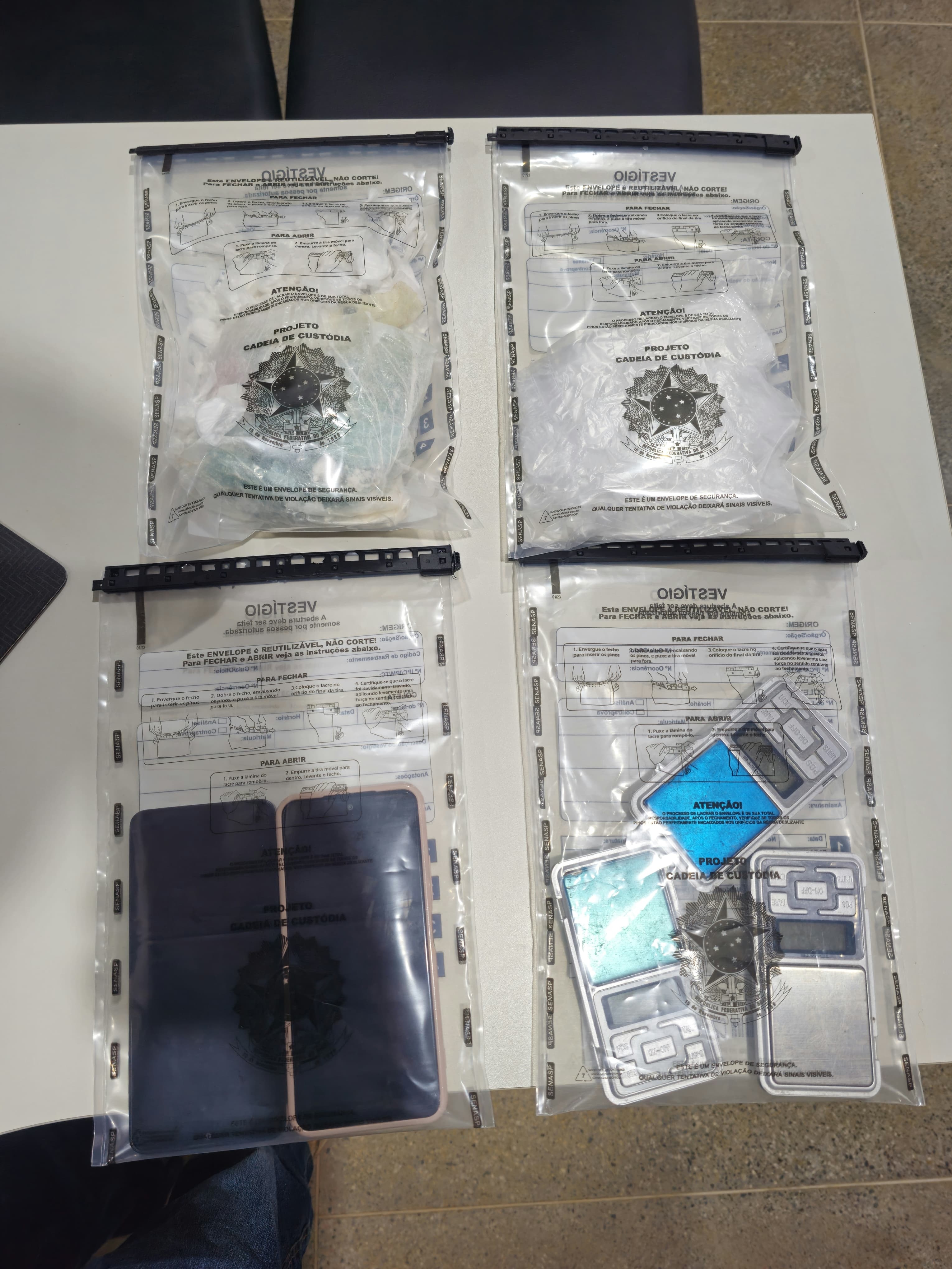 Casal é preso em flagrante por tráfico de drogas após mochila com cocaína ser encontrada em Iraquara