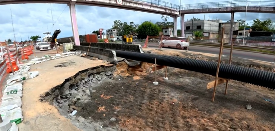 Situação de emergência é decretada em trecho de cratera na BR-324 em Simões Filho